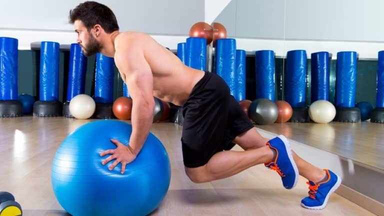 15 exercices de musculation à faire avec un swiss ball